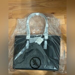 Michael Kors Jet Set Travel Small Saffiano Leather Top-Zip Tote Bag in black